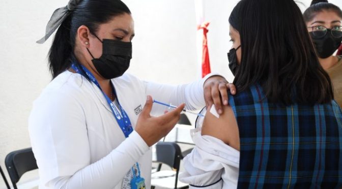 Gobierno del Edoméx inicia vacunación contra influenza  y Covid-19