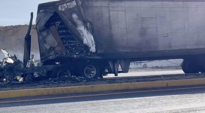 Choque de dos tráilers en la Calpulalpan-Texcoco deja como saldo un lesionado