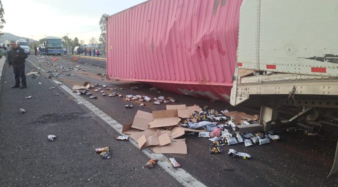 Bomberos de Texcoco apoyaron en accidente en la Calpulalpan-Texcoco