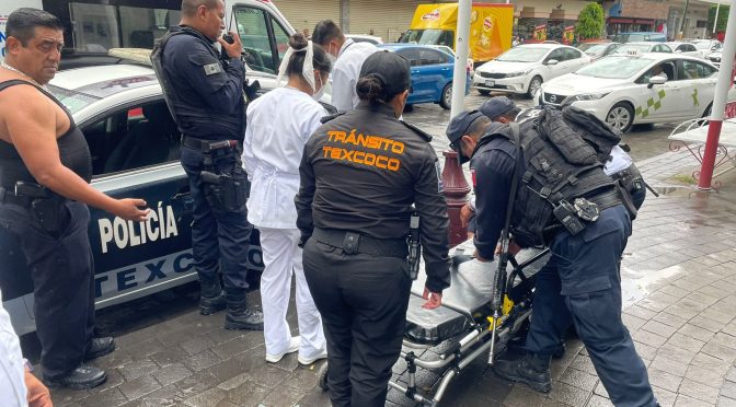 Policías de Texcoco atienden labor de parto en pleno jardín municipal