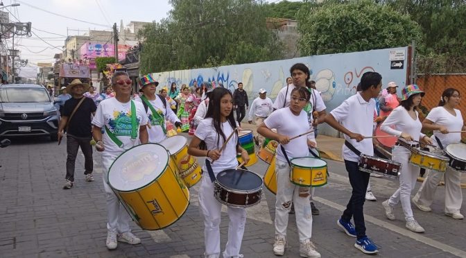 Bailan grupos de danza por calles de Texcoco y Toluca como inicio de «Danzatlán 2024»