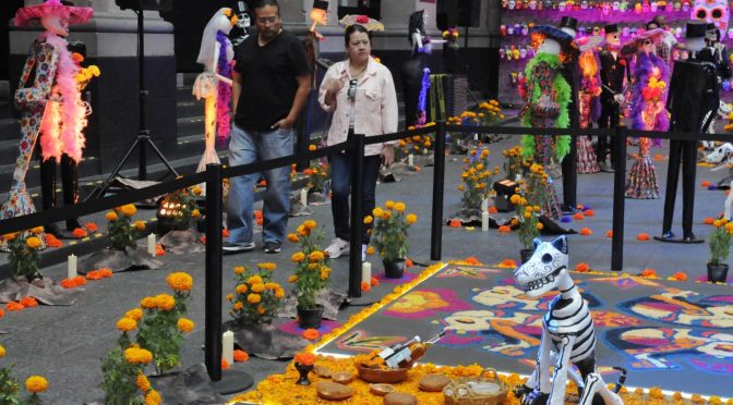 Rompe récord de asistencia Ofrenda Monumental del Edoméx con más de 10 mil visitantes de la entidad, del país y del mundo